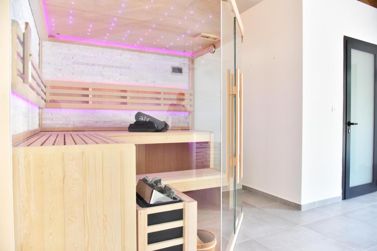 Villa Lux Nina With Six Bedrooms, Private Pool, Sauna ザダル エクステリア 写真