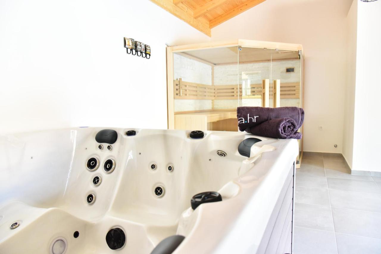 Villa Lux Nina With Six Bedrooms, Private Pool, Sauna ザダル エクステリア 写真